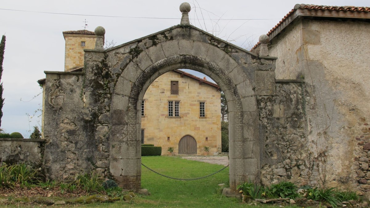 Azkubea jauregia, Azkaine