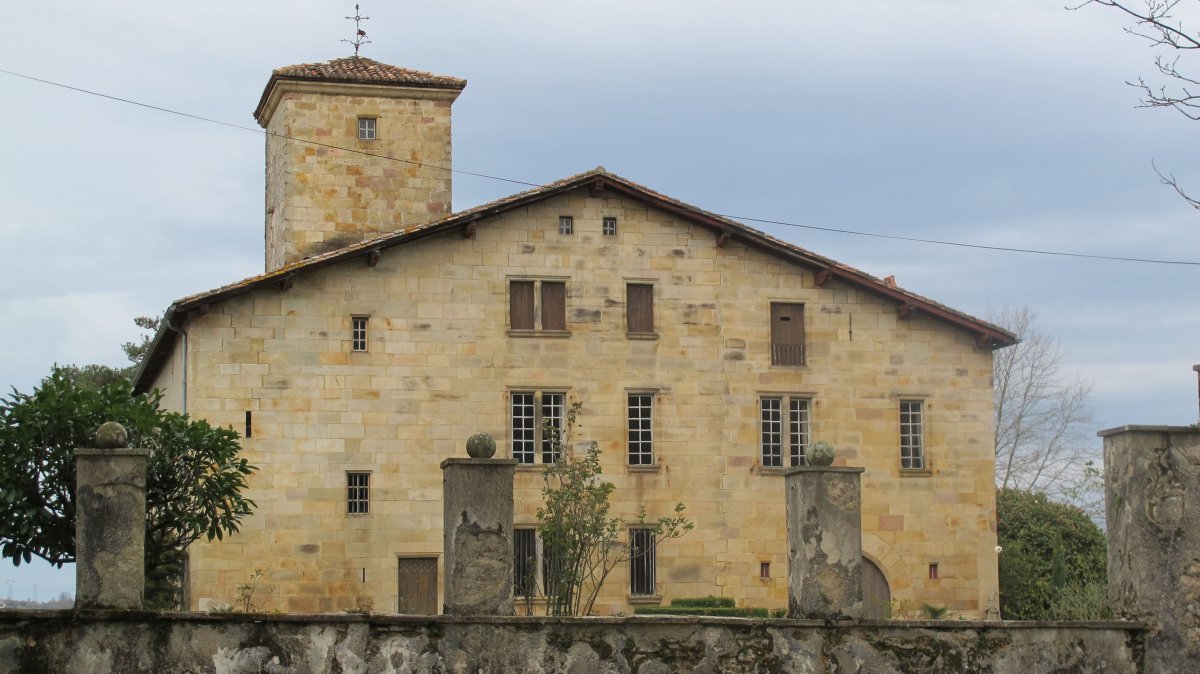 Azkubea jauregia, Azkaine