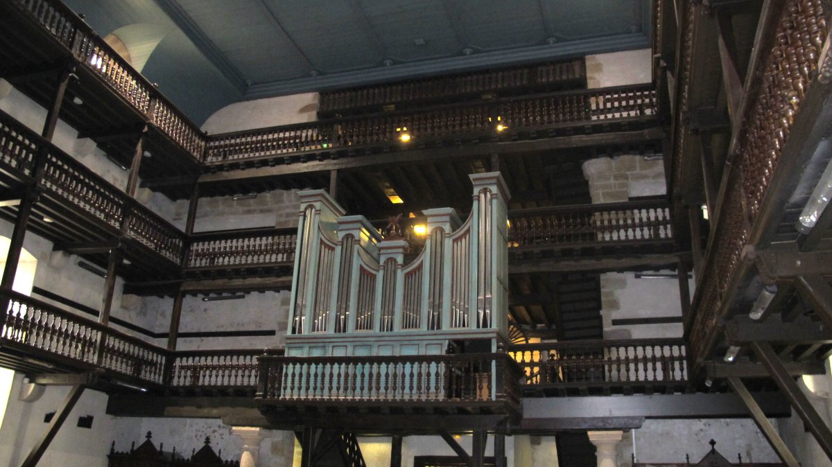 Saint Pierre eliza, Senpere