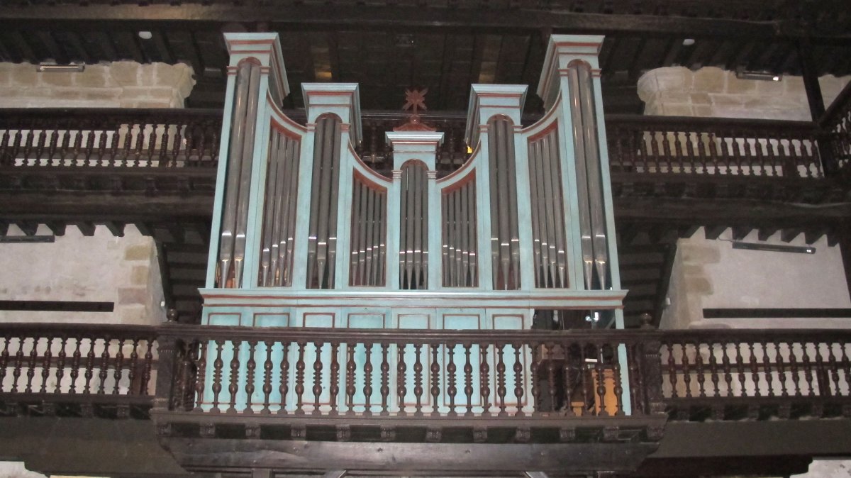 Saint Pierre eliza, Senpere