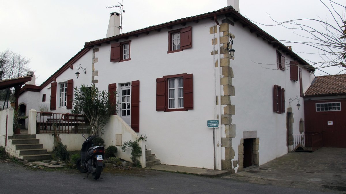 Plazako Errota (XIV en mendea), Senpere