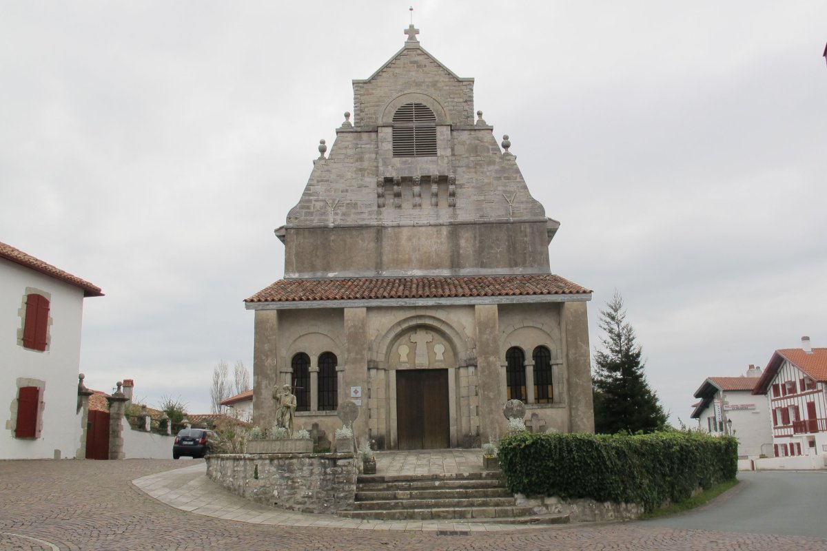 San Juan Bautista eliza, Mugerre