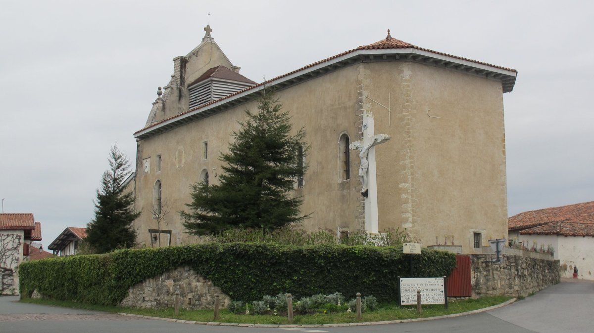 San Juan Bautista eliza, Mugerre