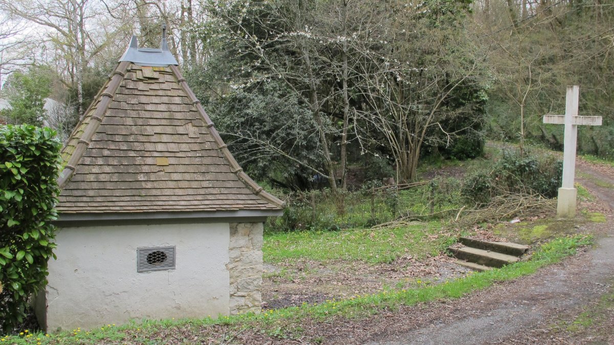 Amabirjinaren ermita, Leuntze