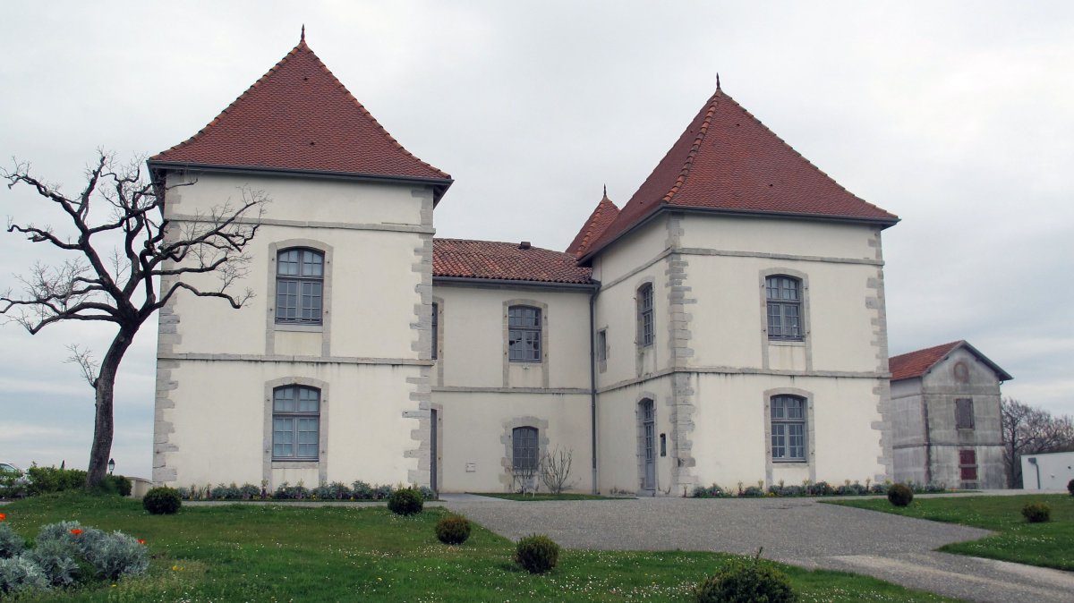 Agerria jauregia (Udaletxea), Mugerre