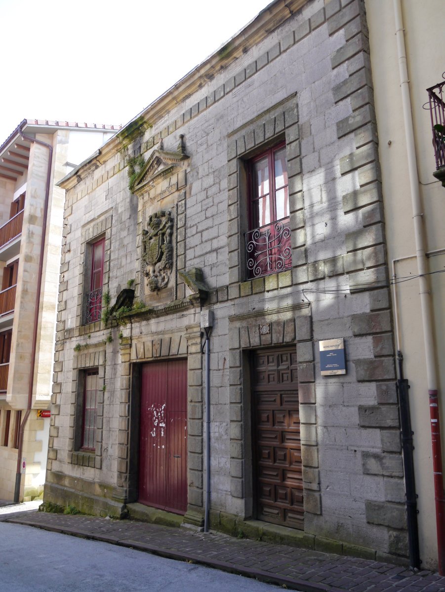 Eguiluz etxea, Hondarribia