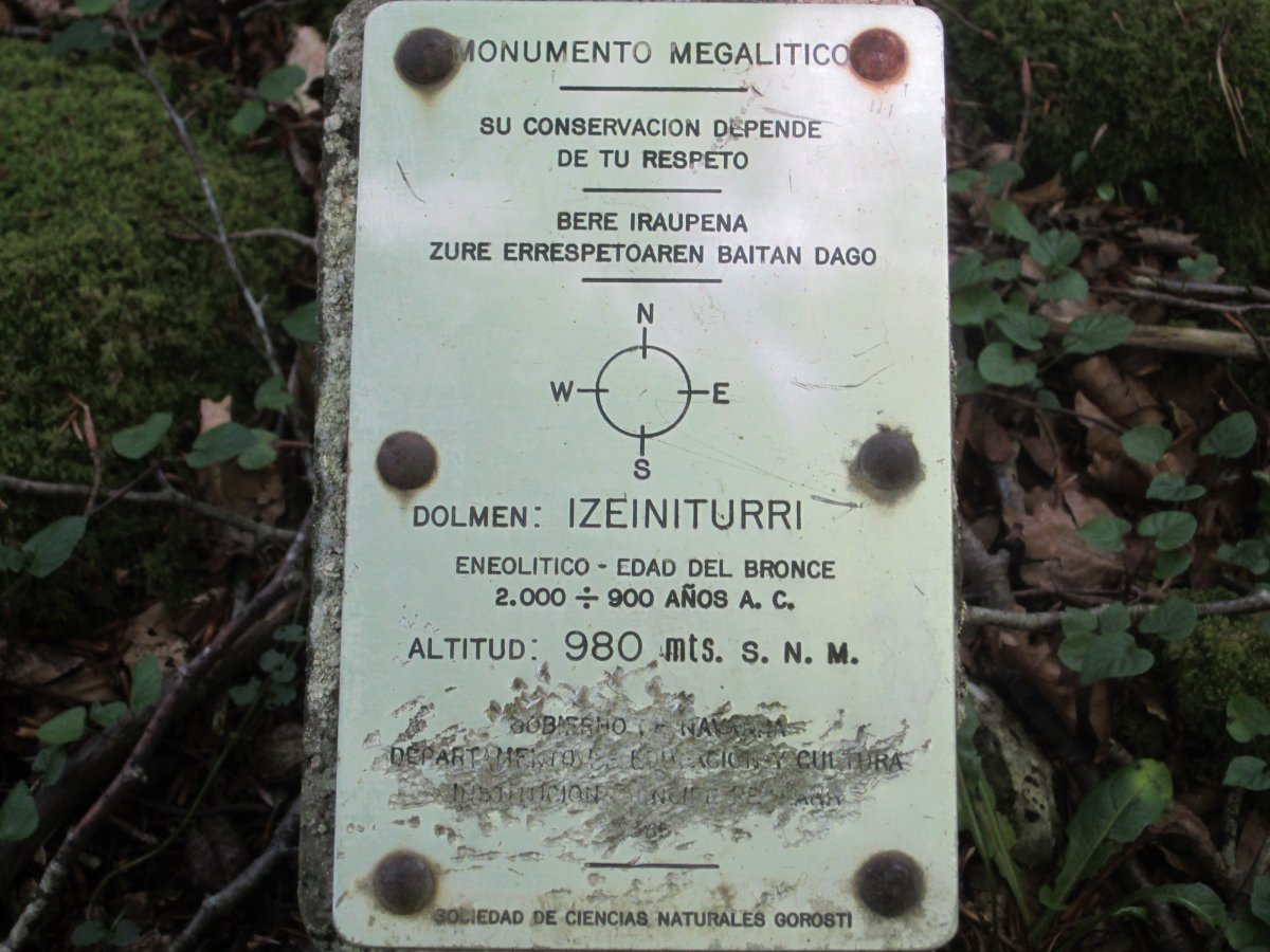 Dólmen Izeñiturri (Julio 2012)