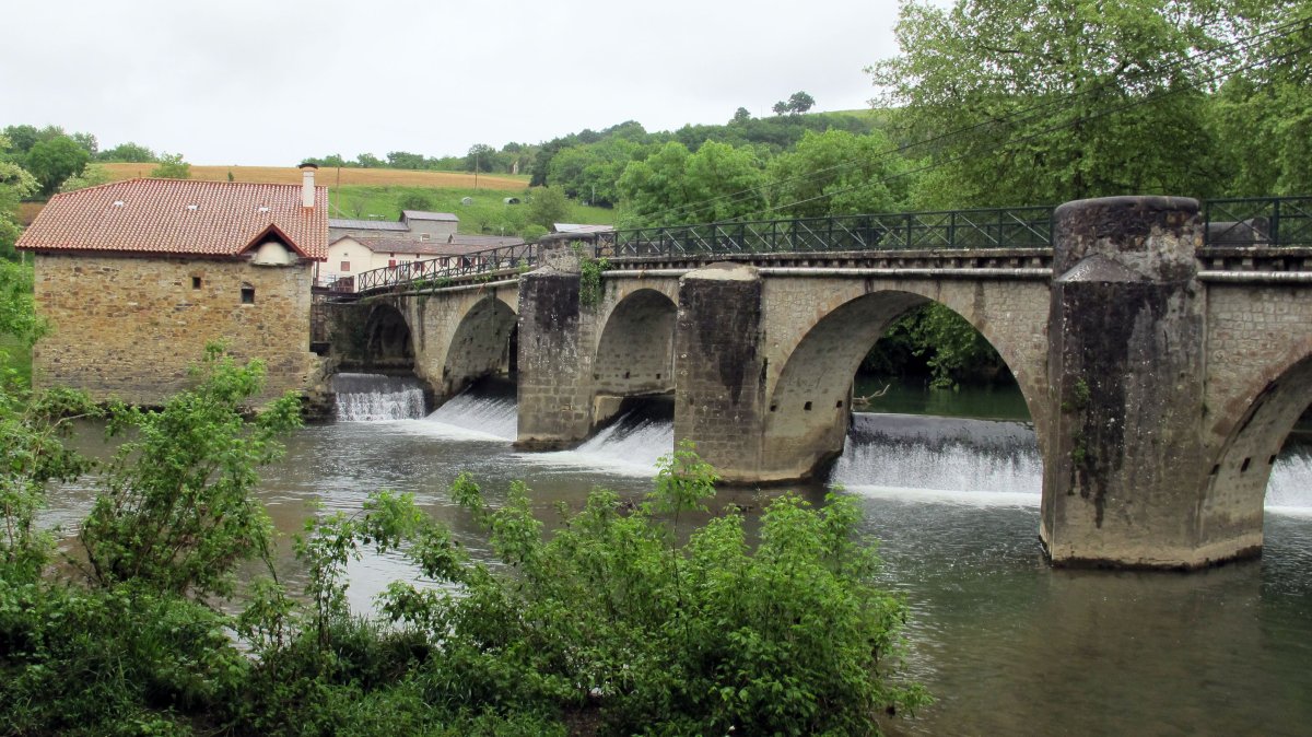 Errota eta zubia, Erreiti