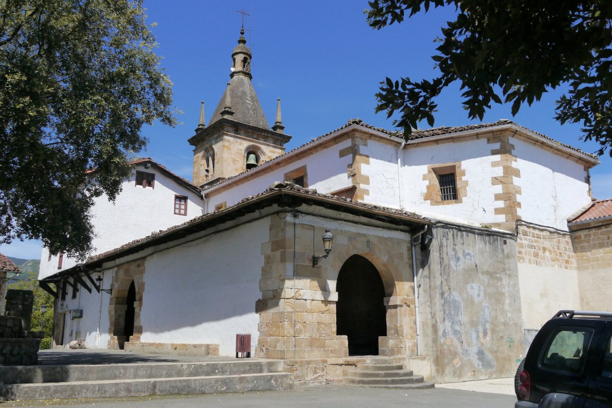 Andra Mari eliza, Zerain