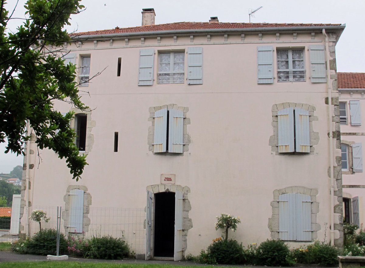 Salha jauregia, Bardoze