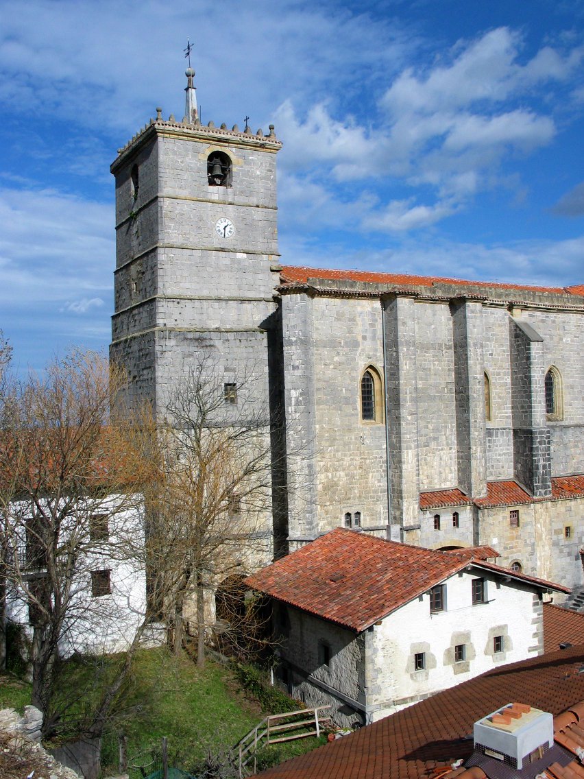 San Esteban eliza, Aia