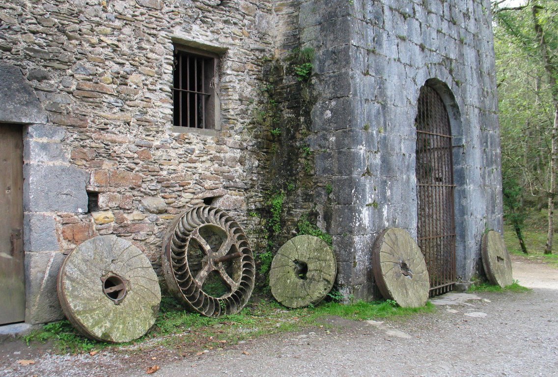 Agorregi burdinola, Aia