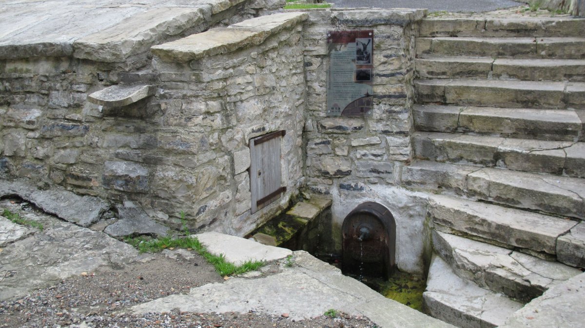Fontaine de Talé iturria (XX. m.), Bidaxune