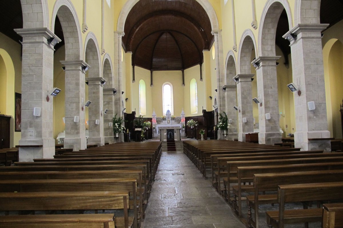 Saint Jacques eliza, Bidaxune