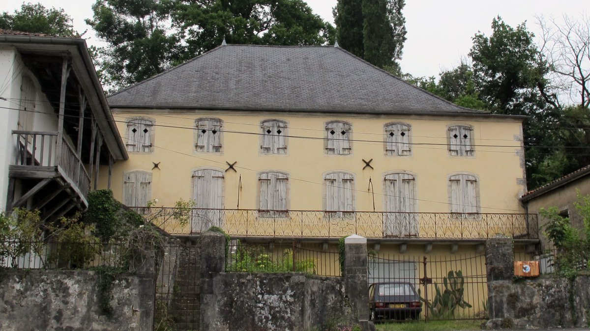 Gauchette jauregia, Akamarre