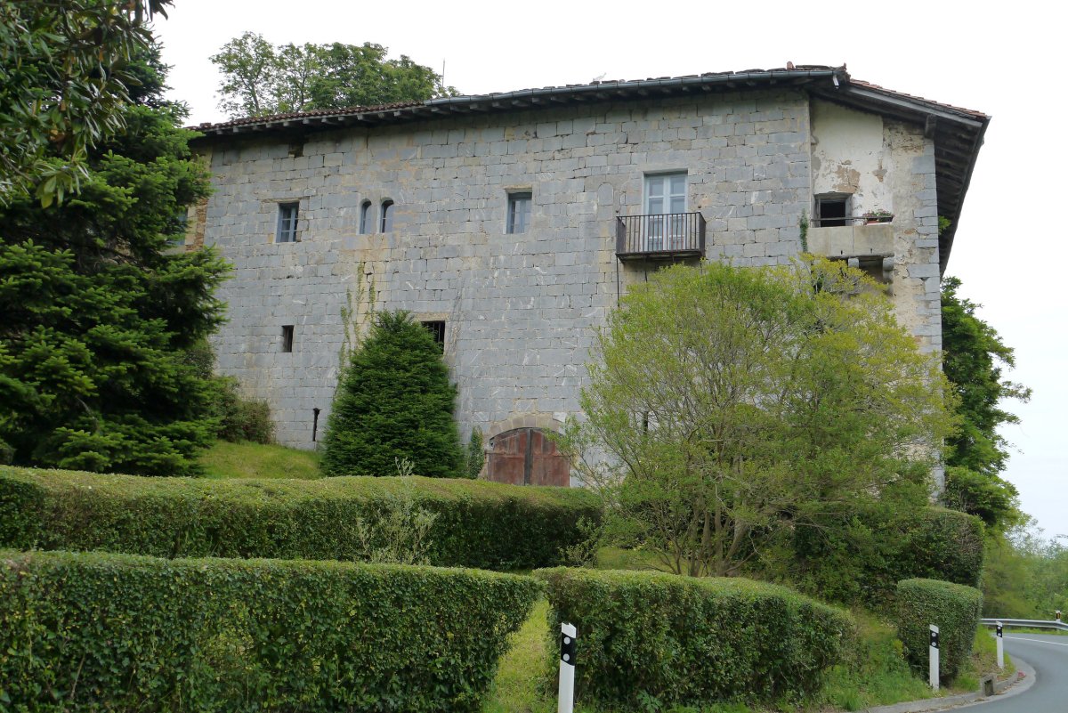 Laurgain dorretxea, Aia