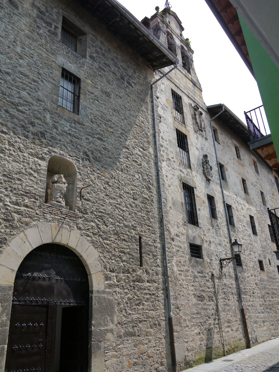 Trinitatea komentua, Bergara