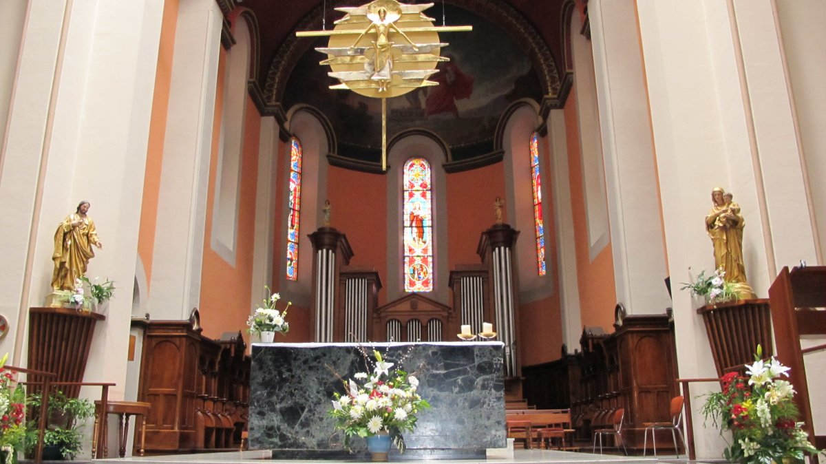 San Juan Bautista eliza, Hazparne