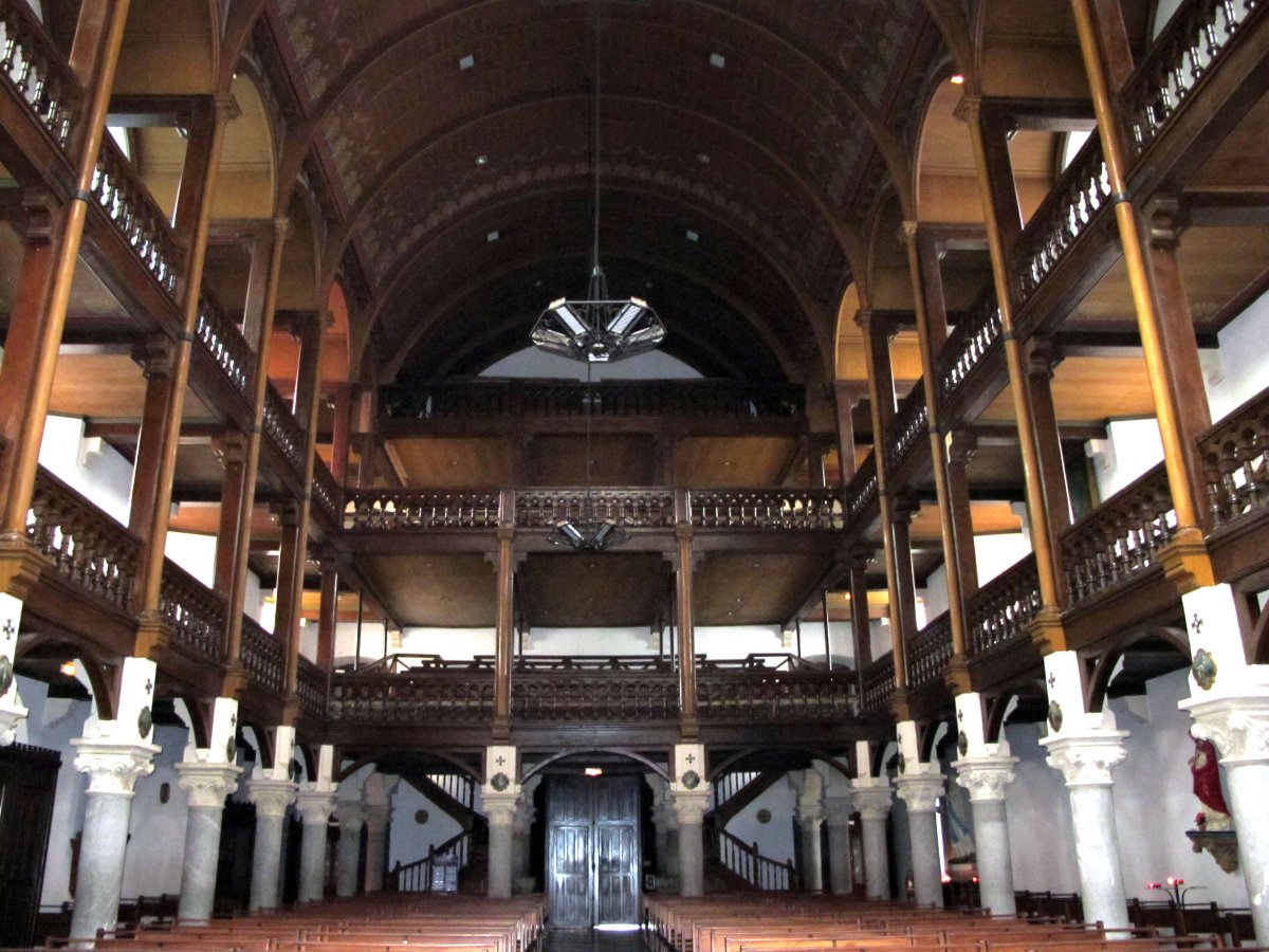 San Juan Bautista eliza, Hazparne