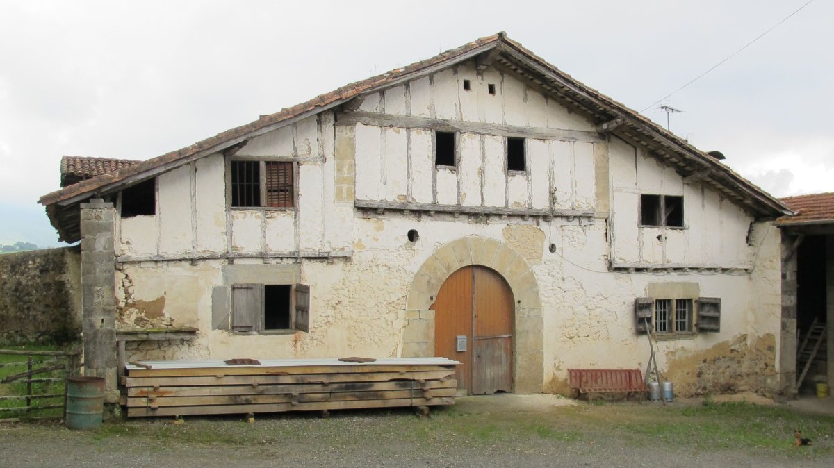 Etxenika baserria, Aiherra