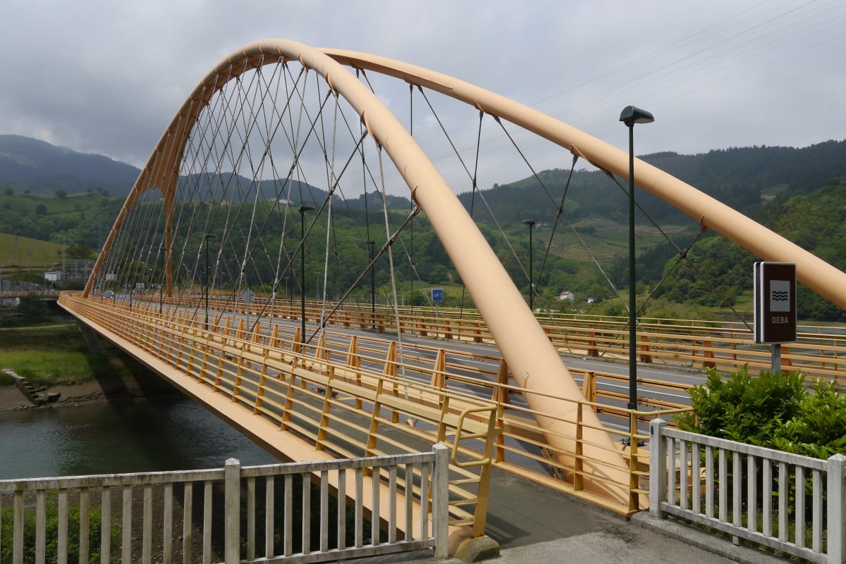 Zubi berria Deba gainean