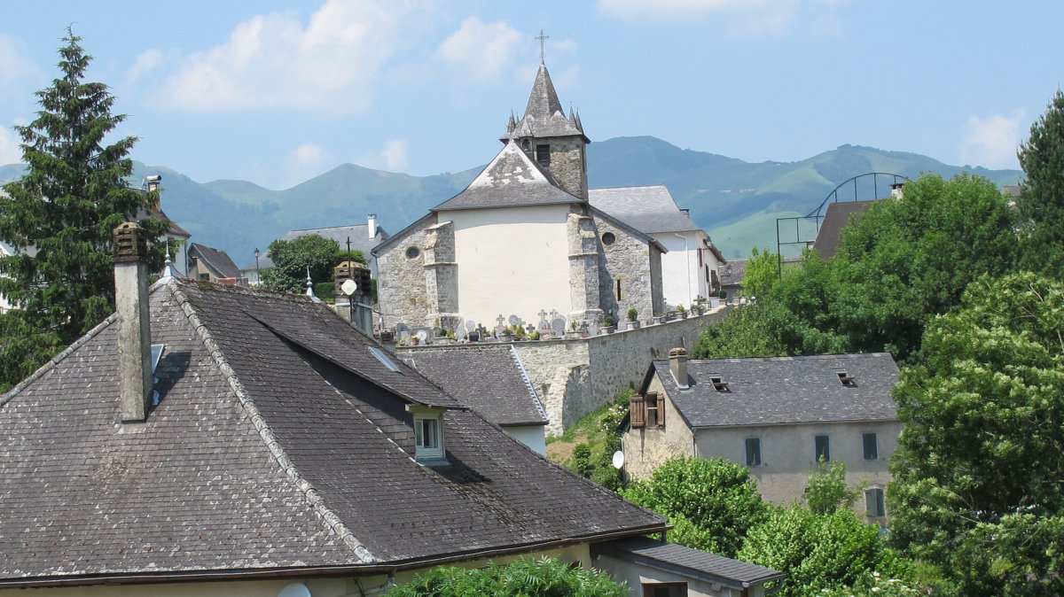 Saint Etienne eliza, Larraine