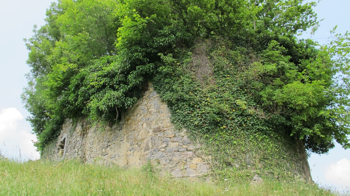 San Lorenzo ermitaren hondakinak, Kaserna