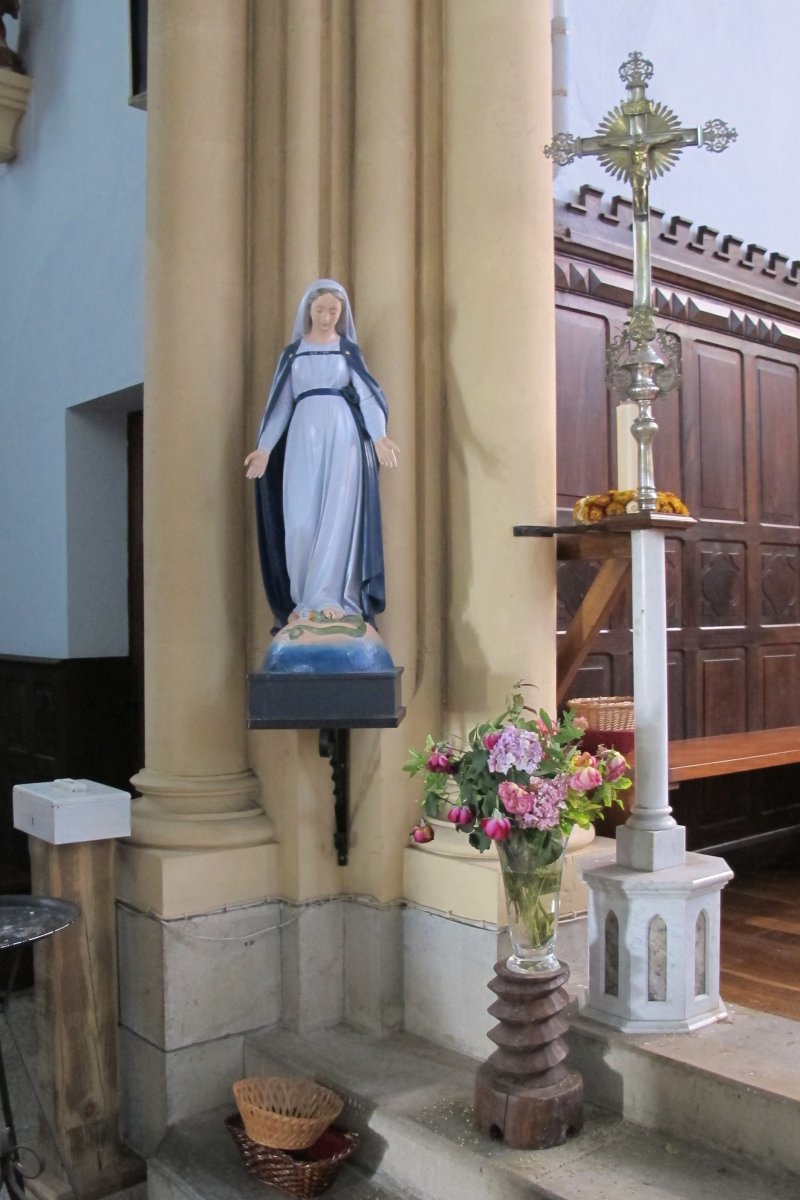 San Pedro eliza, Uhartehiri