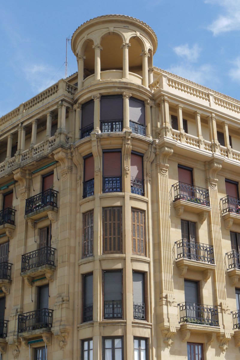 Francia 2 eraikina, Donostia