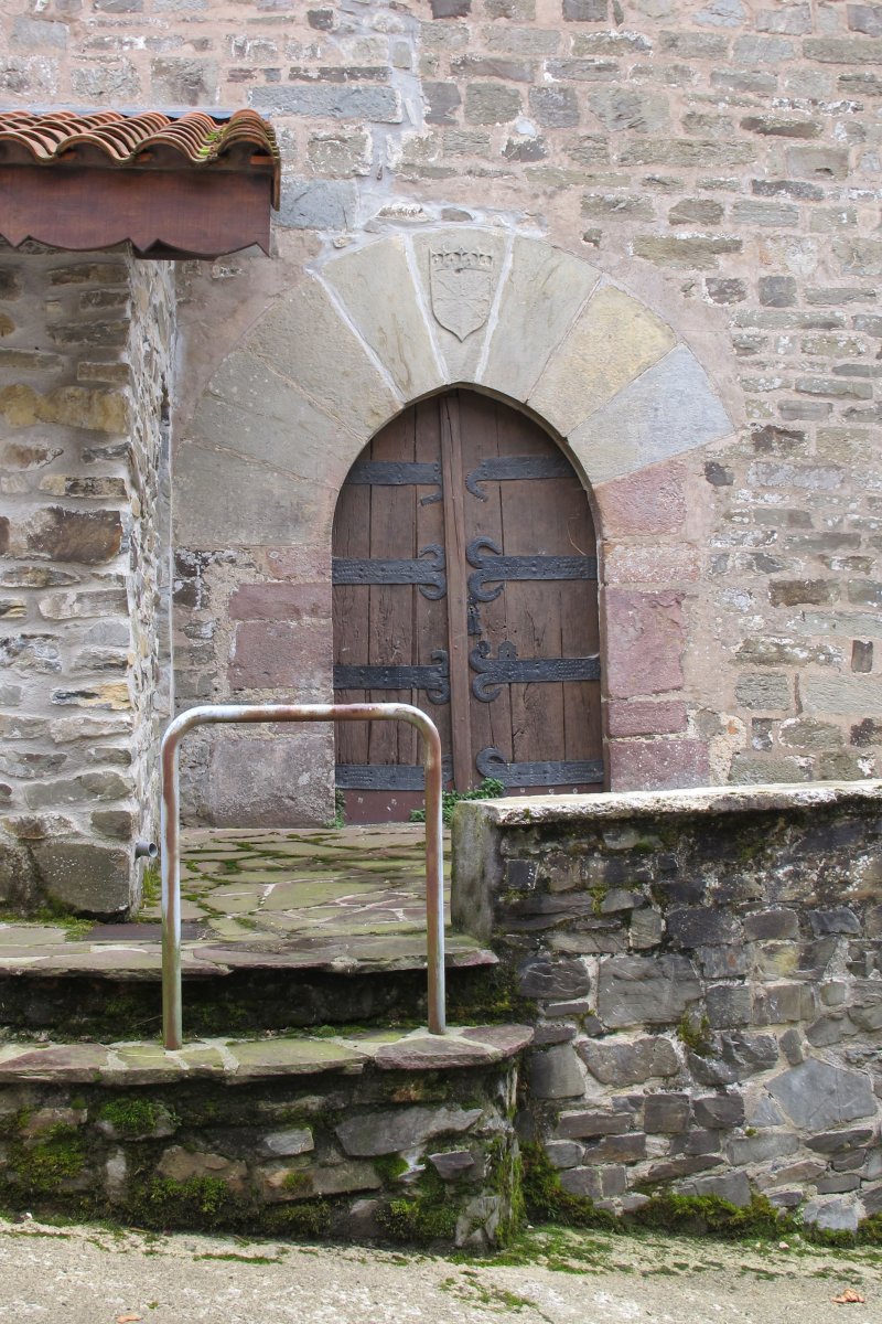 San Martín eliza, Arano