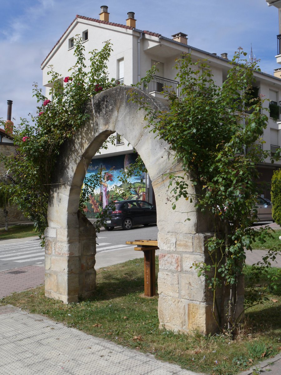 Atari zahar bateko arkua, Araia