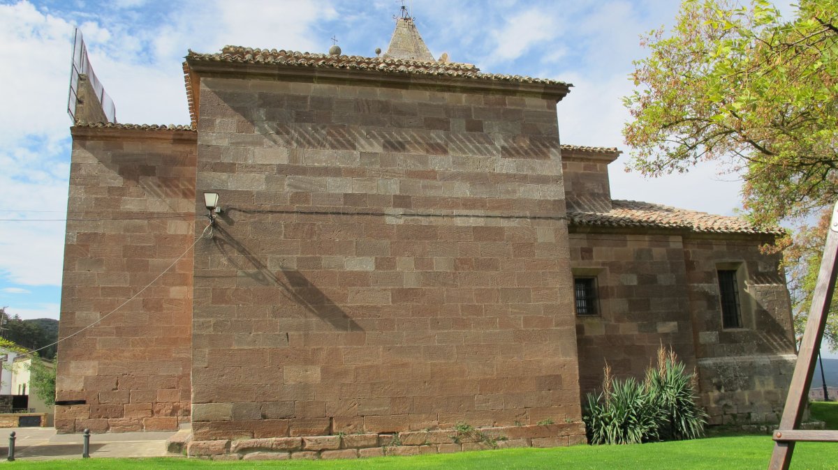 Nuestra Señora de la Asunción eliza, Etaiu