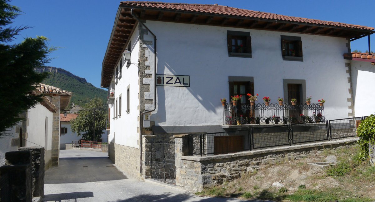 Herriaren sarrera, Itzalle