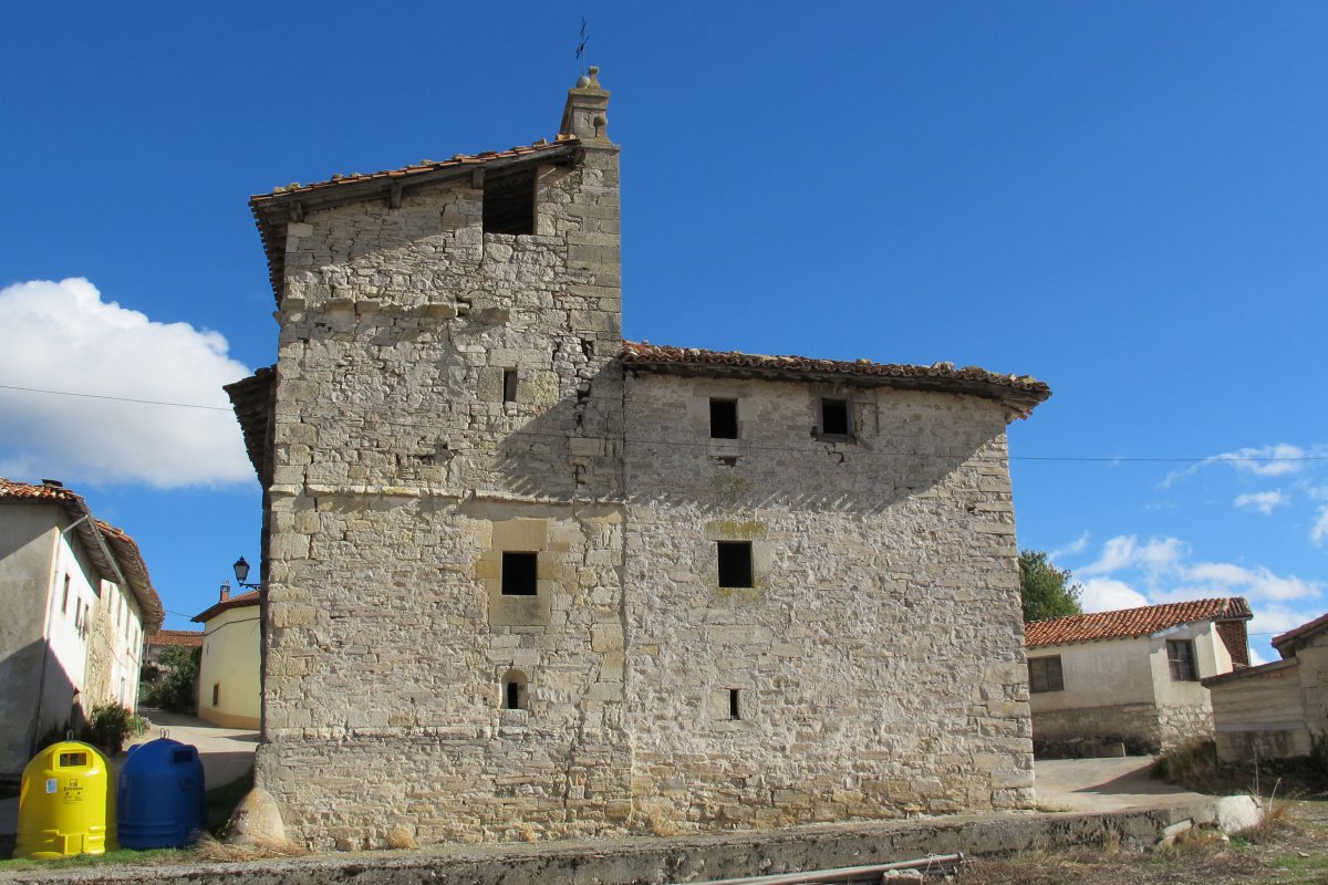 San Ciprian y Santa Justina eliza, Busto de Trebiño