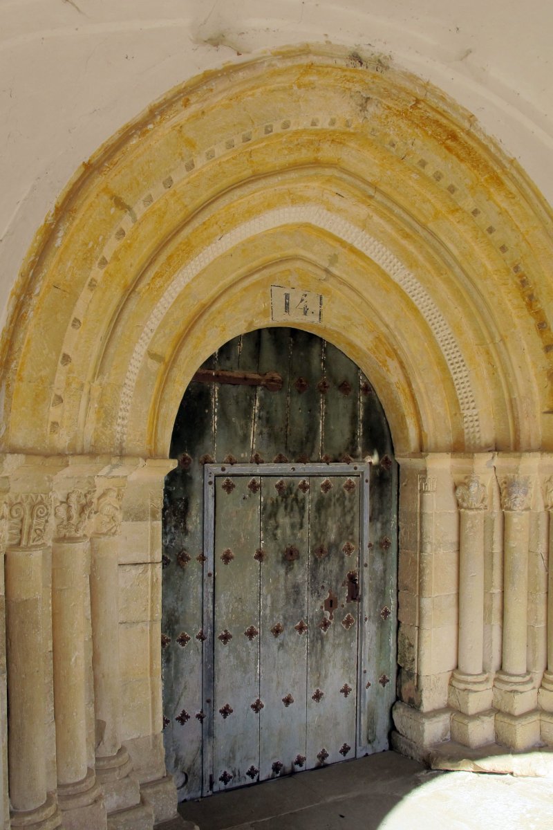 San Ciprian y Santa Justina eliza, Busto de Trebiño