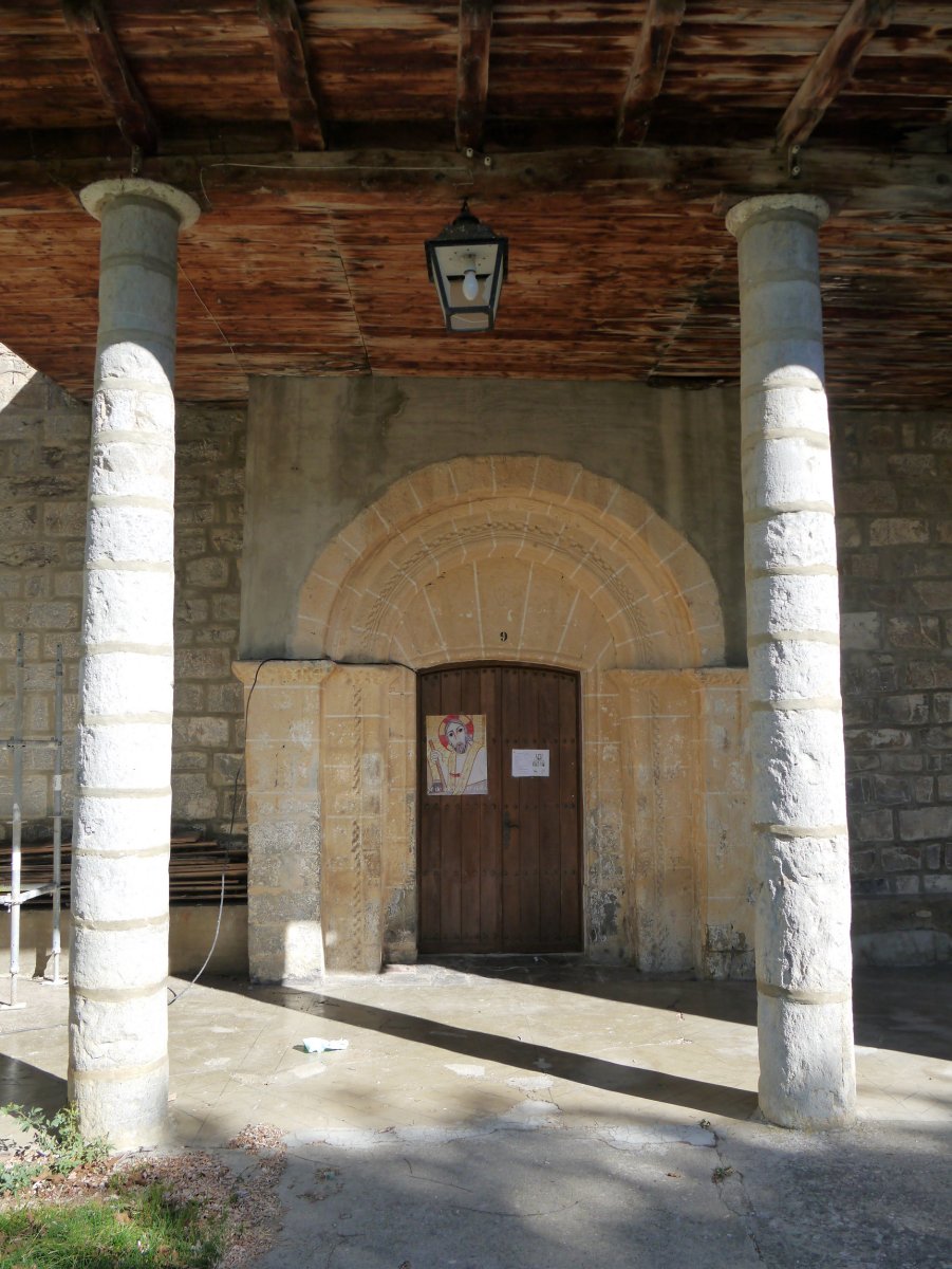 San Saturnino eliza, Ustaize