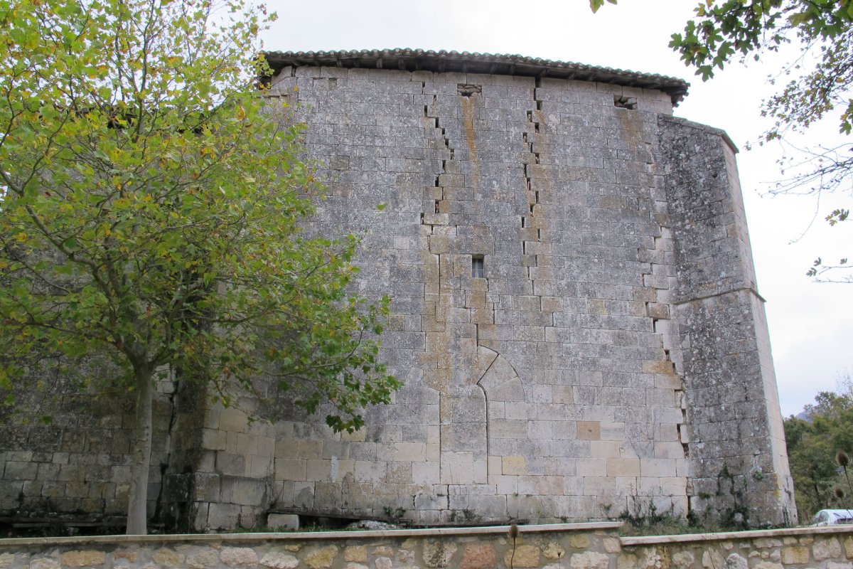 San Esteban eliza, Alangua