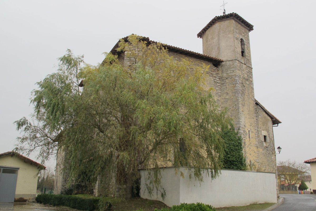 Santiago Apóstol eliza, Iurre