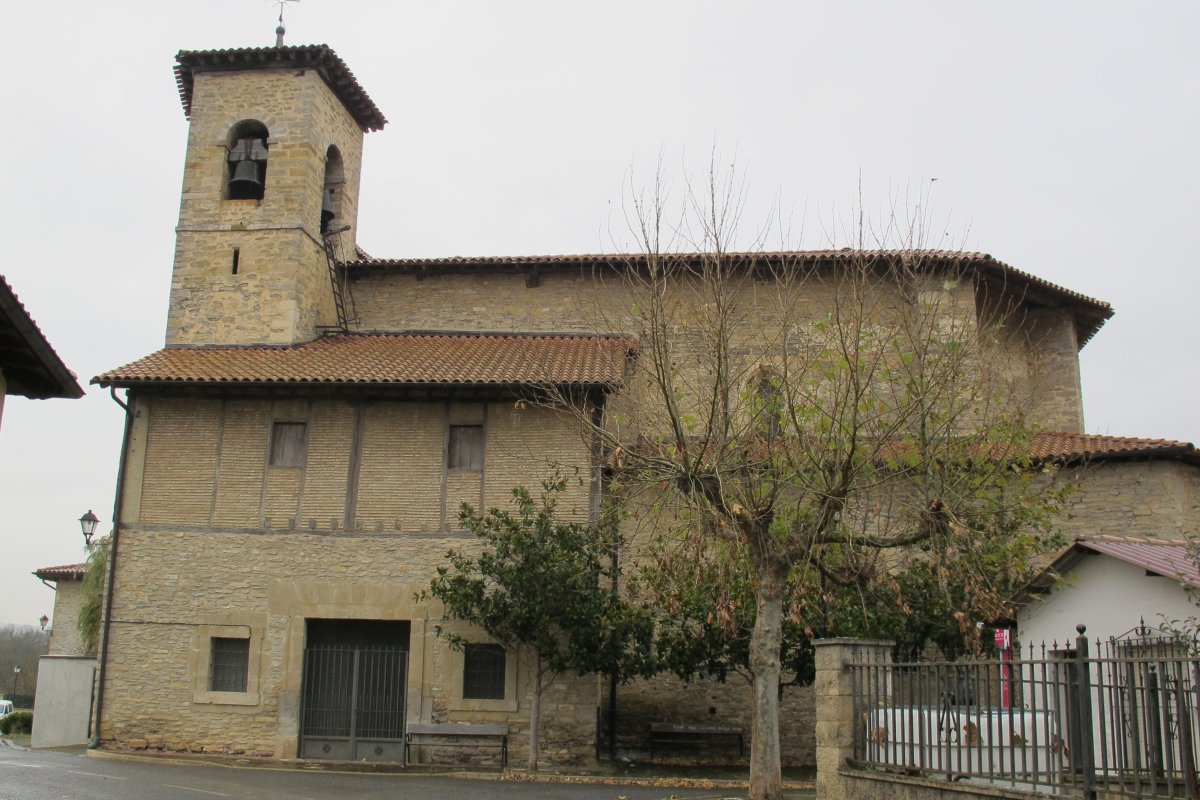 Santiago Apóstol eliza, Iurre