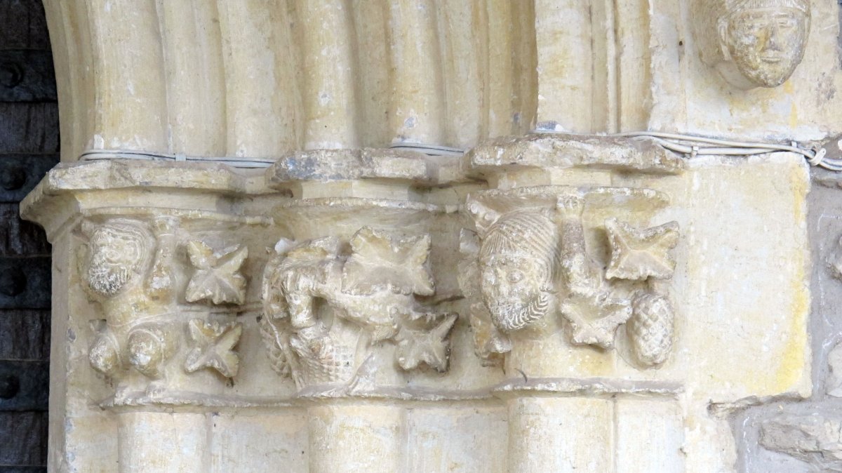 Asunción eliza, Mendiguren