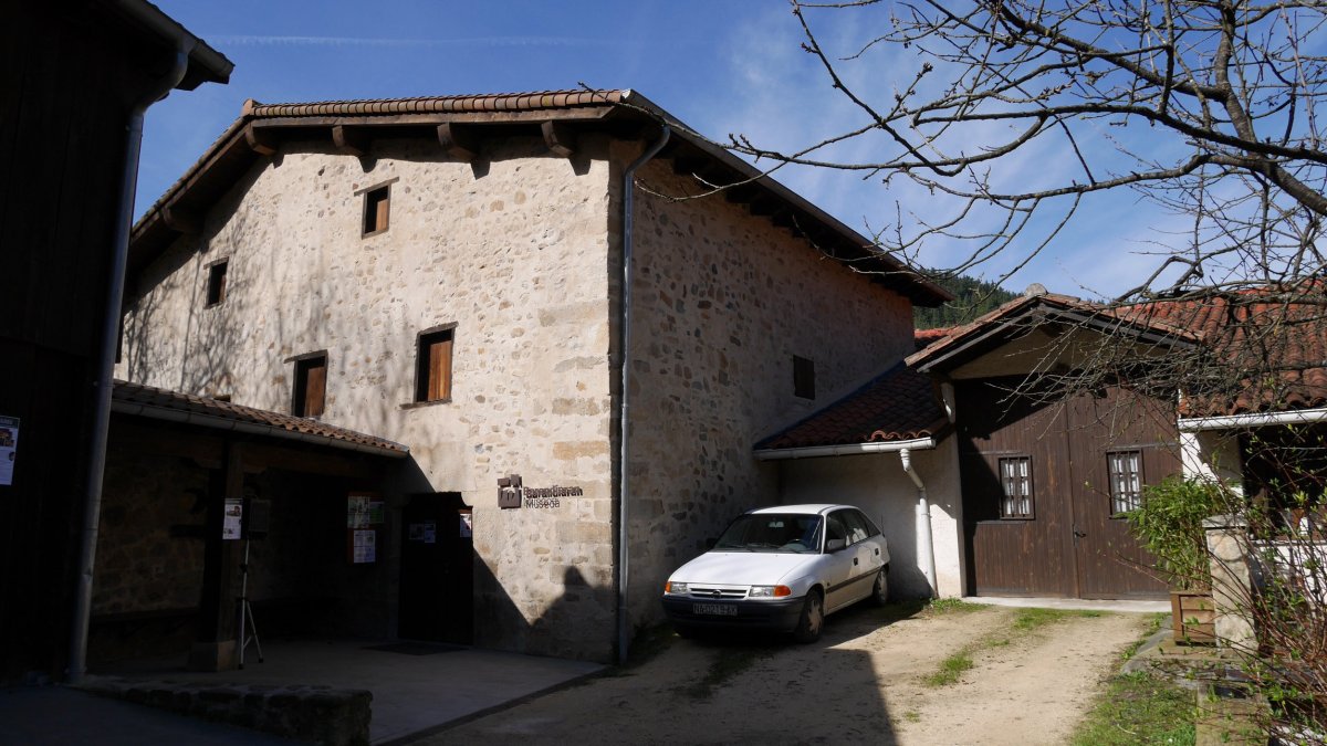 Larruntza Burdinola, Ataun