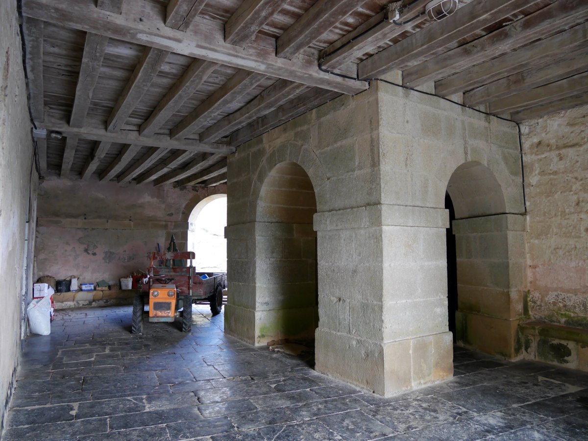 San Migel eliza, Laurgain