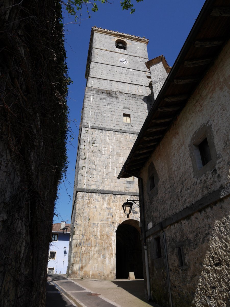 San Esteban eliza, Aia