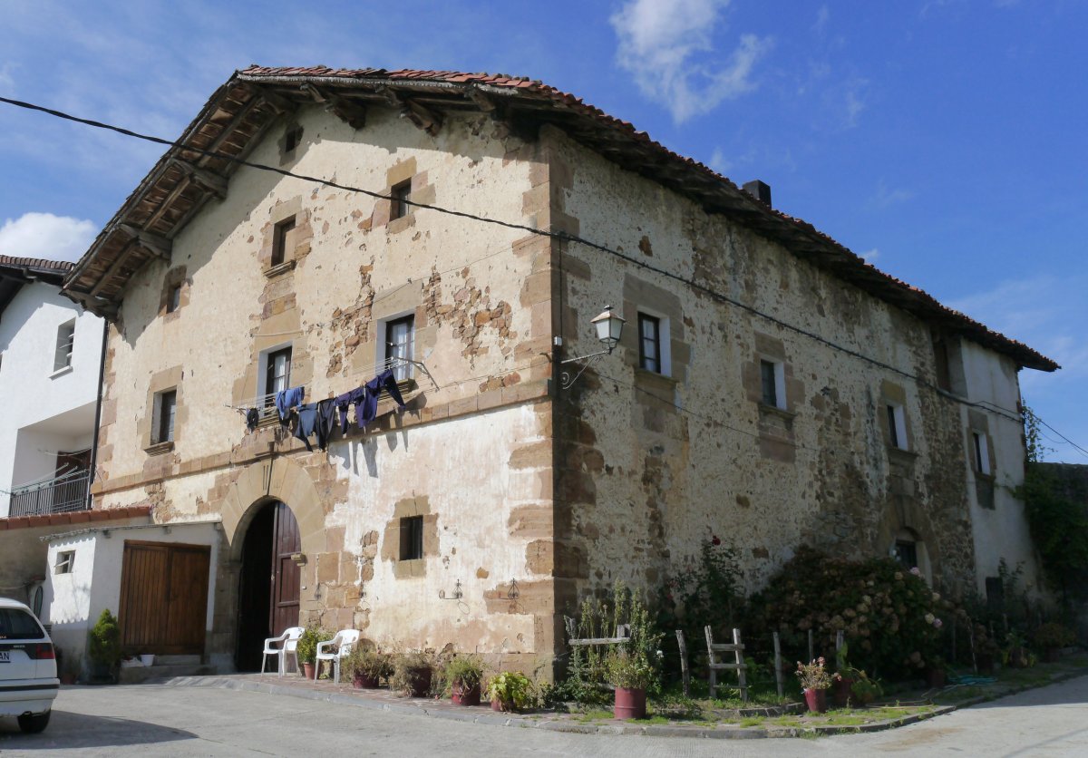 Etxandia etxea, Orokieta