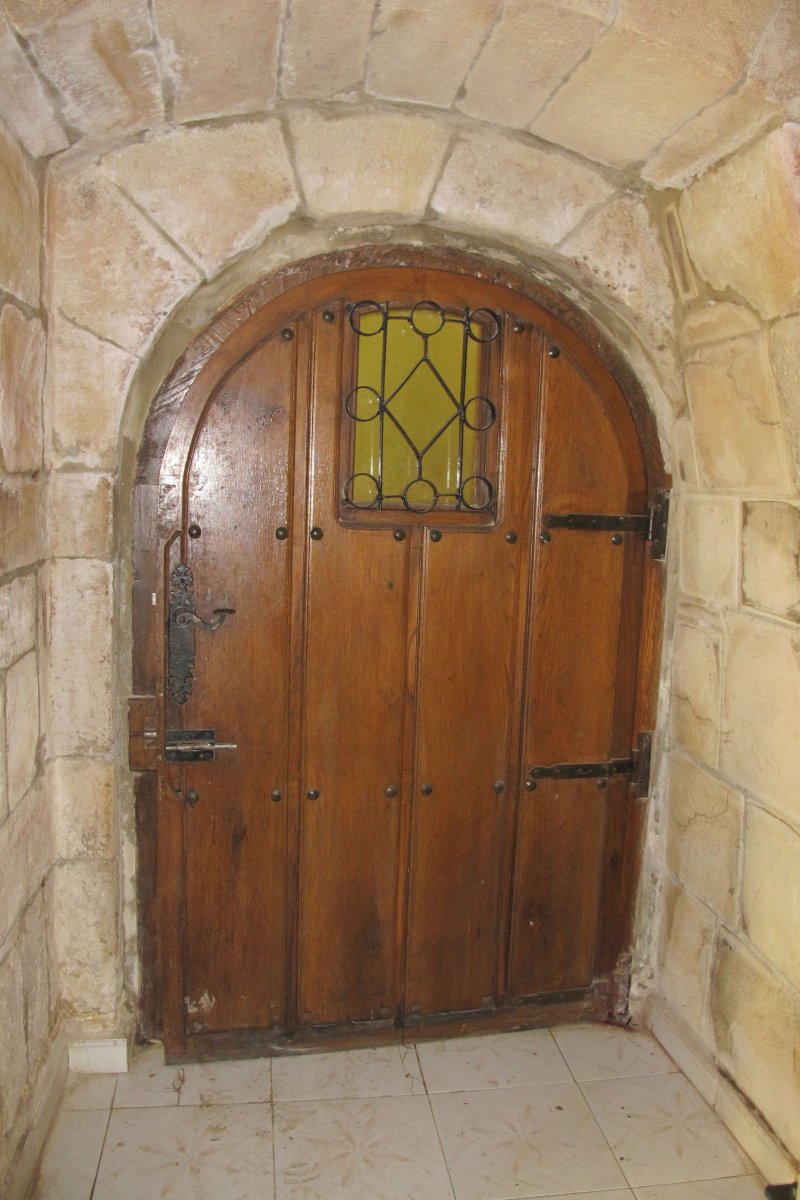 San Fausto ermita izandakoaren sarrerako atea, Ormaiztegi