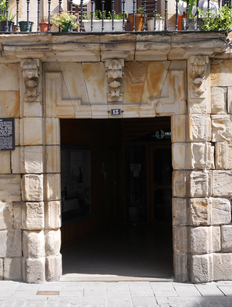 Okendo jauregia, Arrasate