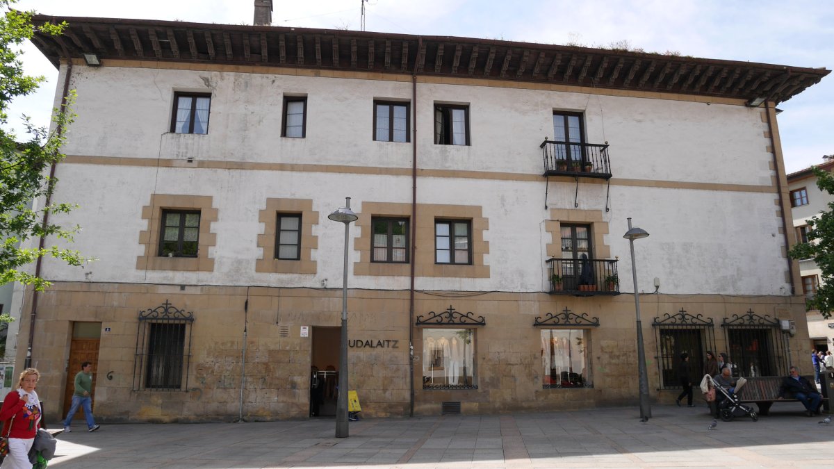 Barrutia-Salinas jauregia, Arrasate