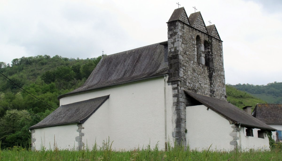 Saint Etienne eliza, Astüe