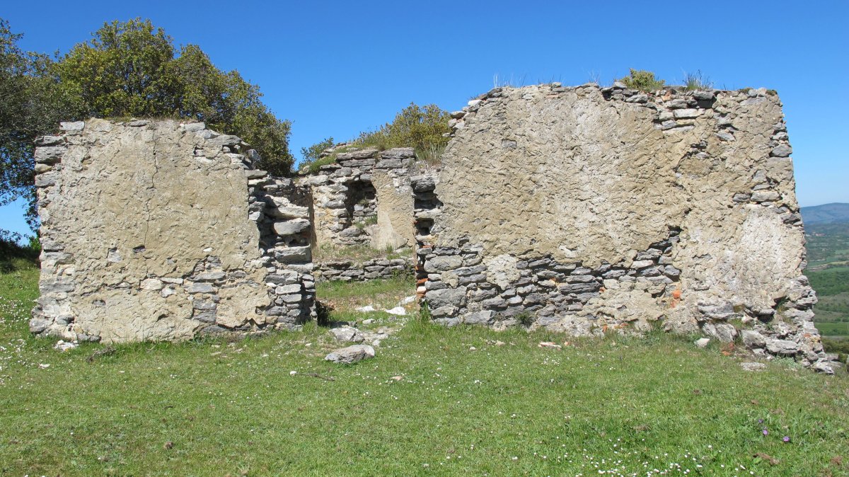 San Victor ermitaren hondakinak, Letona