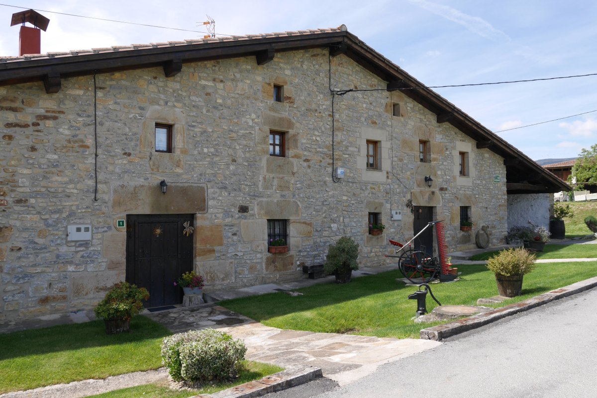 San Martin 1 etxea, Hermua